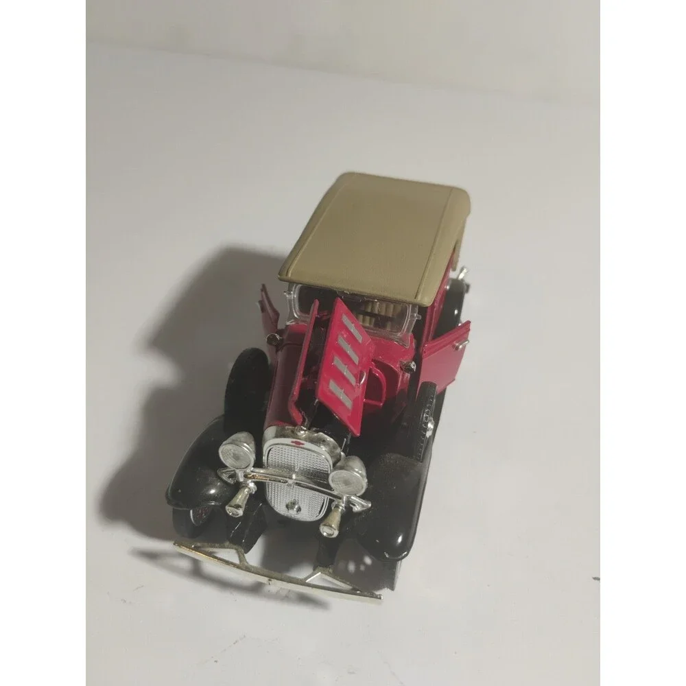 1932 CHEVY CONFEDERATE SERIES NATIONAL MOTOR MUSEUM 1:32 OPENING DOORS &  HOOD
